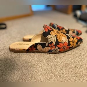 Size 7 floral mules